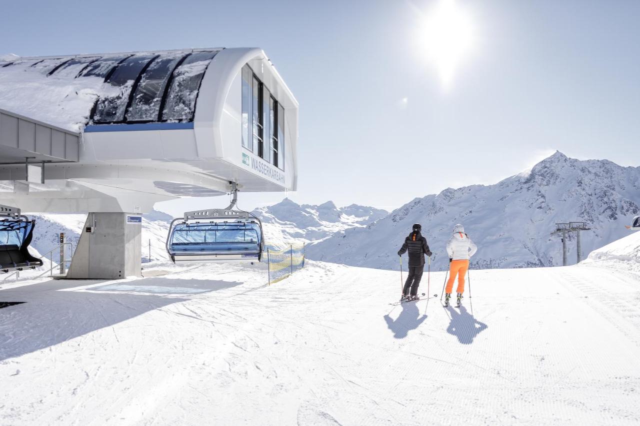 - Alpine . Luxury . Life Hotel