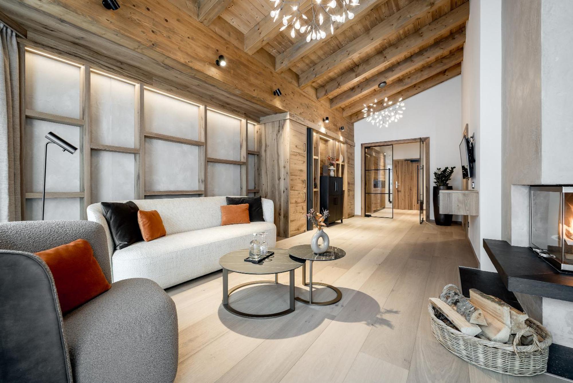 - Alpine . Luxury . Life
