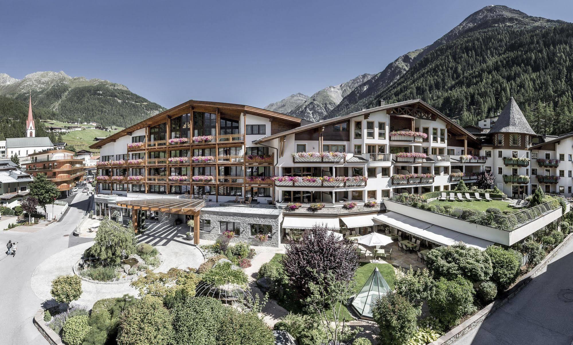 Hotel Das Central - Alpine . Luxury . Life